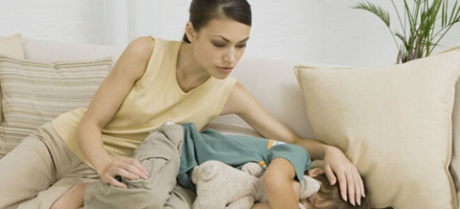 Боль внизу живота у детей: причины, тревожные признаки, первая помощь и профилактика