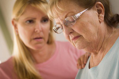 Симптомы болезни Альцгеймера у женщин на ранней стадии