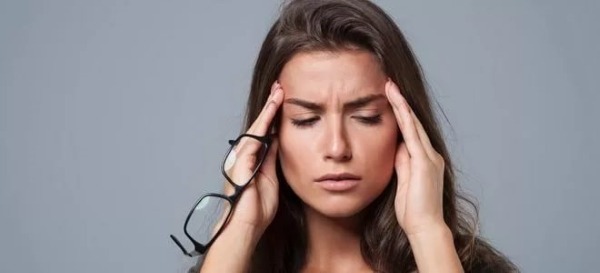 Шум в голове (постоянный, сильный): причины, лечение