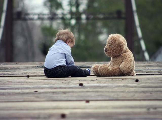 Аутизм у детей: признаки и симптомы детского аутизма