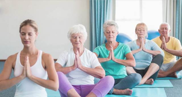 Физические Упражнения для Пожилых Женщин и Рекомендации