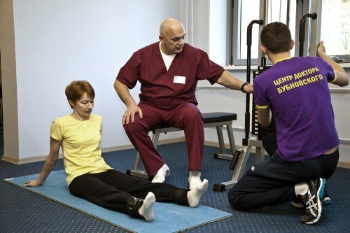 Упражнения при шейном остеохондрозе по Бубновскому: особенности выполнения