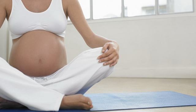 Крутит живот при беременности – причины, проявления патологии