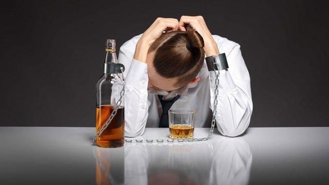 Стадии, симптомы и последствия алкоголизма у мужчин