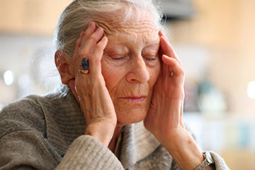 Болезнь Альцгеймера: симптомы и первые признаки в начальной стадии