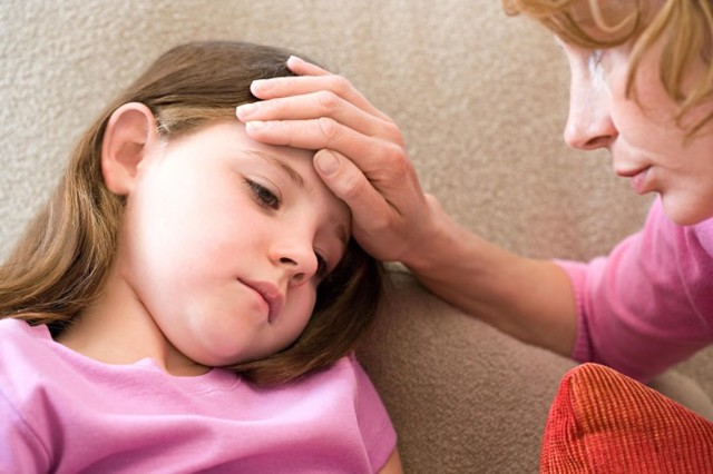 Ребенок ударился головой: на что обратить внимание, что делать, последствия ушиба затылком