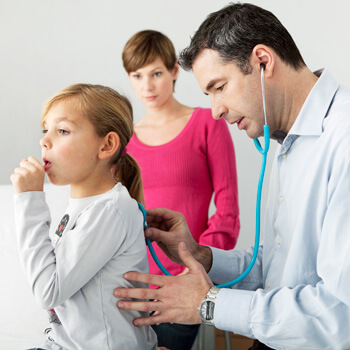 Бронхиальная астма у детей: симптомы и лечение