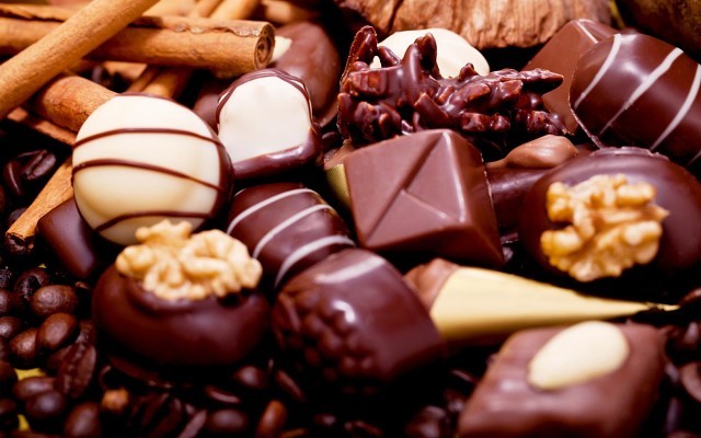 Можно ли шоколад при гастрите и чем он опасен