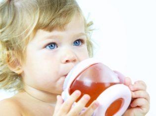Чем кормить ребенка после рвоты: диета при отравлении у детей