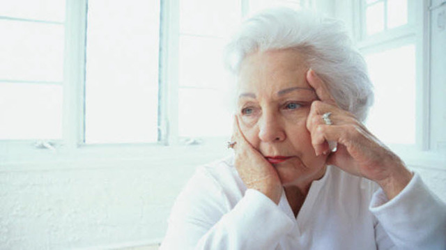 Первые признаки болезни Паркинсона у женщин, симптомы на ранней стадии