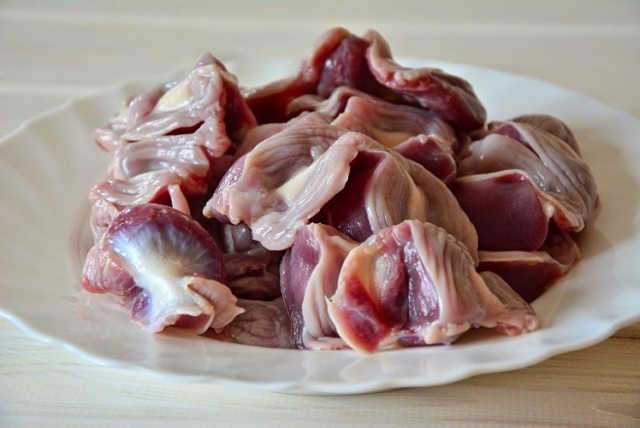 Как правильно приготовить куриные желудочки: как быстро почистить и обработать, оригинальные рецепты