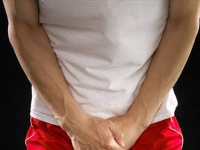 Болит простата у мужчин: что делать, почему и где болит
