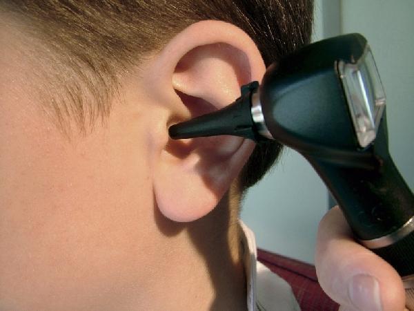 Шум в ушах — чем может быть вызван этот симптом?