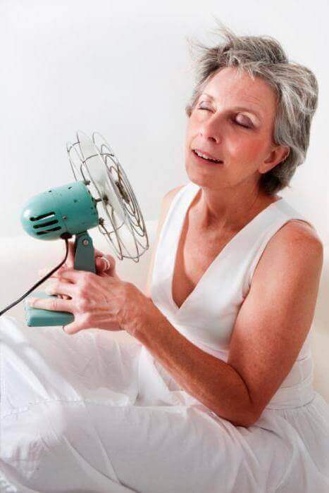 Сильные головные боли при климаксе у женщин: методы лечения