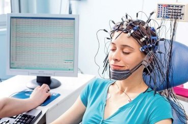 Что показывает ЭЭГ головного мозга, расшифровка энцефалограммы