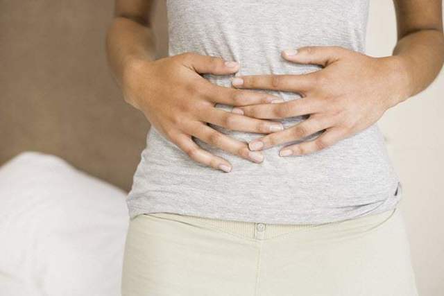 Болит желудок – что делать в домашних условиях? Что выпить?