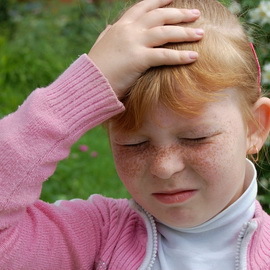 Симптомы и признаки сотрясения мозга у ребенка, что делать при ЧМТ