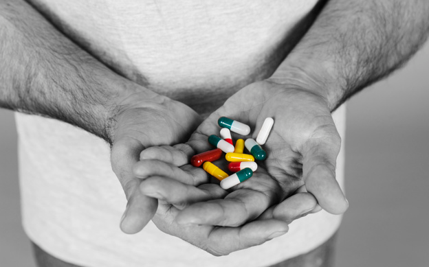 Болит живот после антибиотиков: что делать