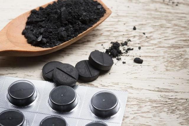 Как правильно пить активированный уголь и от чего он помогает