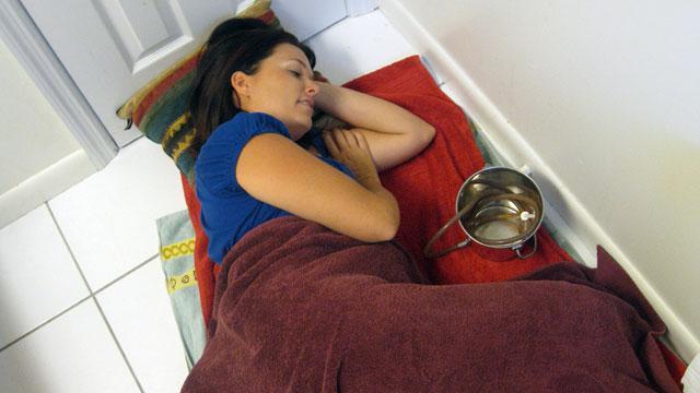 Клизма для очищения кишечника в домашних условиях: пошаговая инструкция