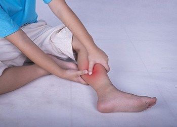 Слабость в ногах - симптомы, причины и лечение