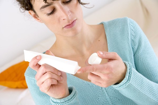 Мазь от лишая: самые эффективные кремы для лечения лишая у человека, противогрибковые и гормональные препараты, средства от лишая при беременности