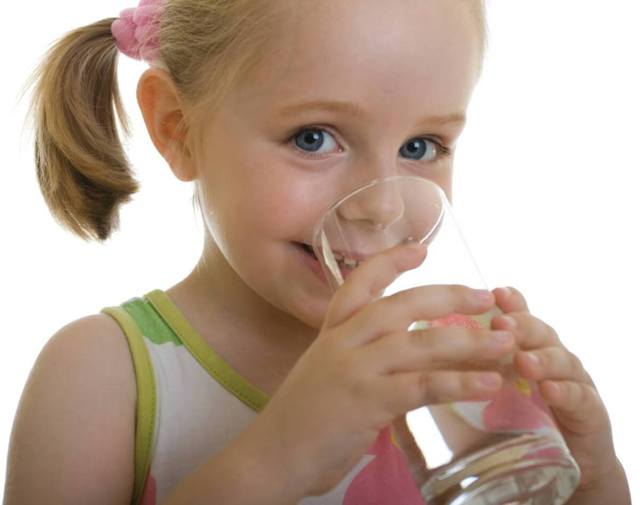 Чем кормить ребенка после рвоты: диета при отравлении у детей