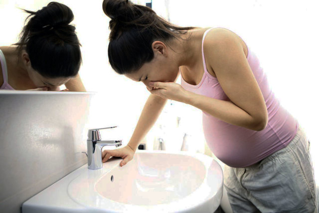 Токсикоз при замершей беременности — может ли быть?