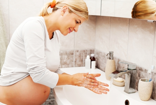 Можно ли подмываться марганцовкой при зуде при беременности