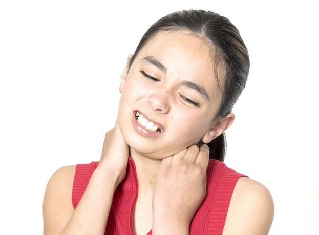Болит шея сзади: причины, диагностика, лечение
