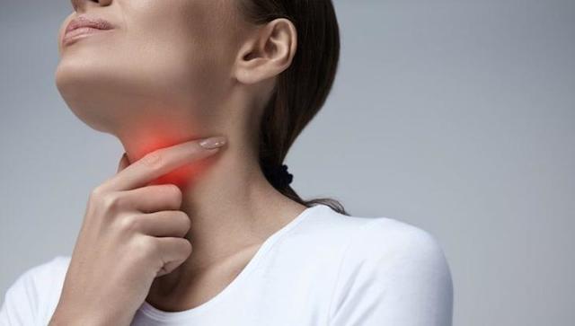 Дискомфорт в горле при глотании: причины и методы лечения