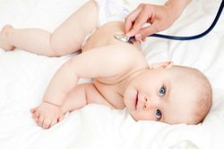 Можно ли делать прививку при кашле ребенку?