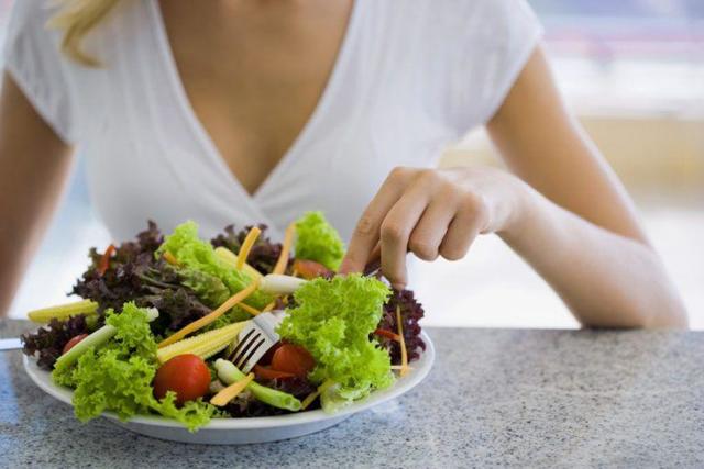 Что кушать при панкреатите: какие можно продукты при обострении хронического заболевания поджелудочной железы и диета при нем взрослому