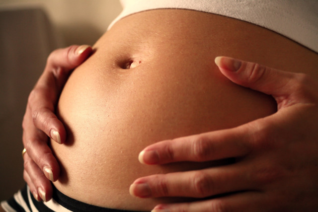 Болит левый бок при беременности, что делать при боли в левом боку во время беременности