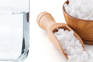 Солевой раствор при поносе: как его приготовить и применять