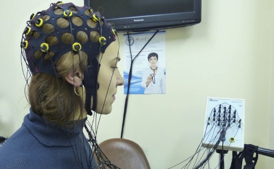 Что показывает ЭЭГ головного мозга, расшифровка энцефалограммы
