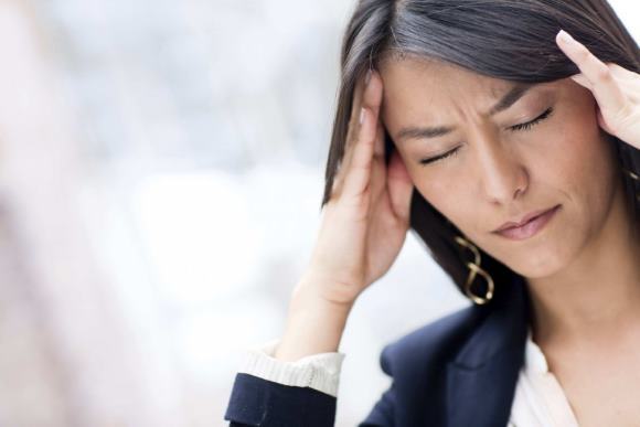 Болит голова в висках: причины, диагностика и лечение