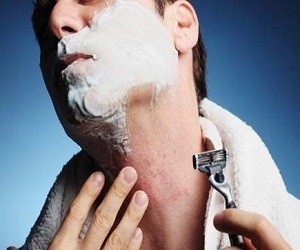 Раздражение после бритья – как убрать, как избавиться от раздражения на ногах, под мышками, в зоне бикини
