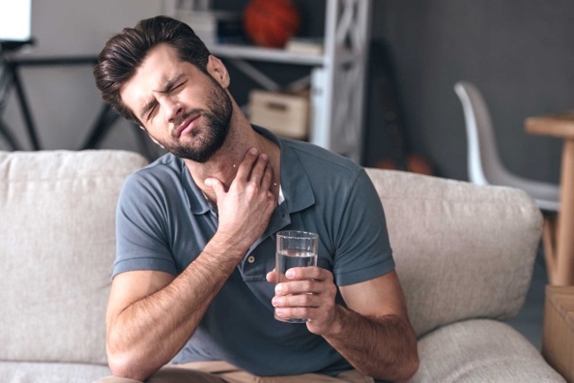 Изжога в горле — как избавиться от причин и признаков жжения