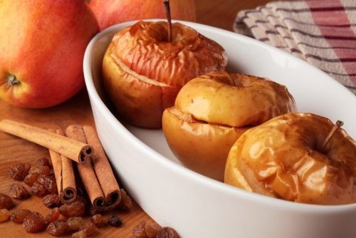 Печеные яблоки в духовке: самые лучшие рецепты